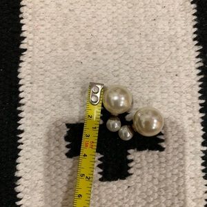 Jewelry - Double pearl stud earrings Jewelry - Double pearl stud earrings